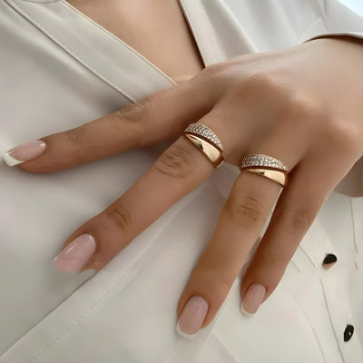 Elegante Gouden Ring met Sprankelende Stenen (1+1 GRATIS)