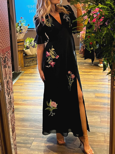 Elena – Geborduurde Bloemenjurk